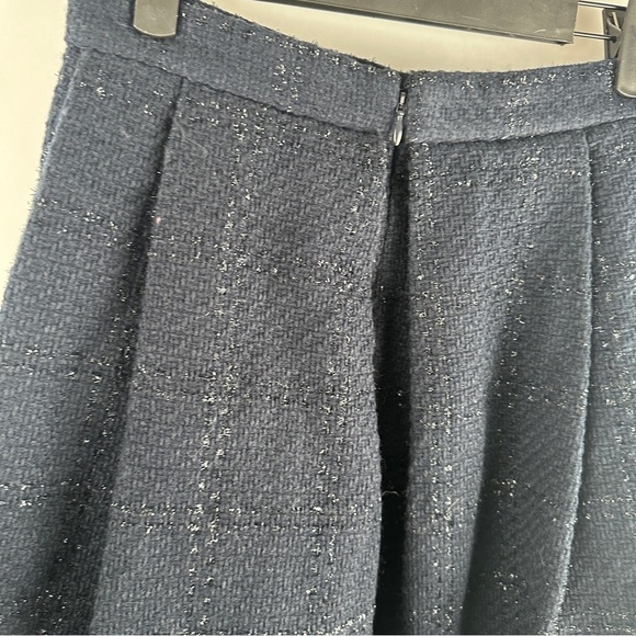 Banana Republic Pleated Black and Navy Blue Tweed Skirt | US Size 6 - Picture 3 of 8